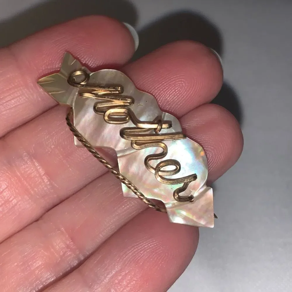 Vintage Mid Century Mother Of Pearl Gold Brooch‎